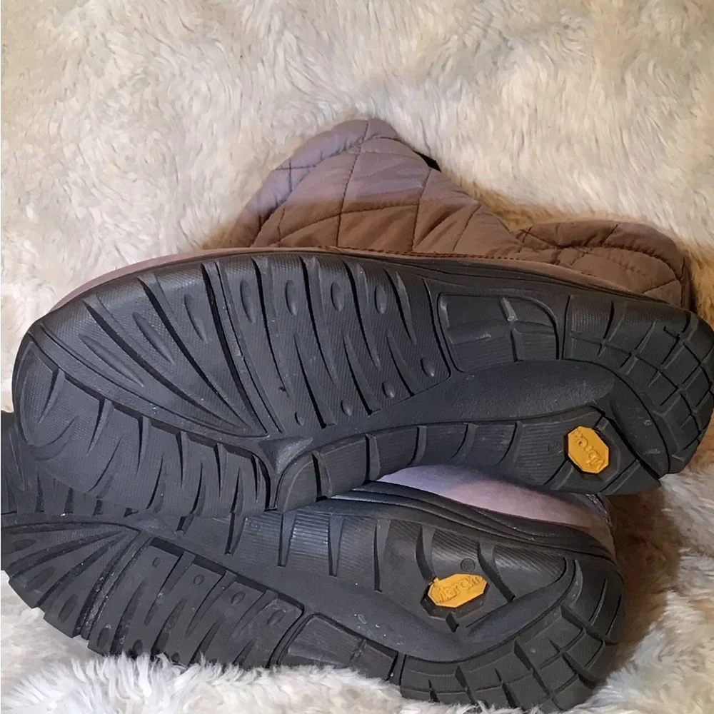 Ugg leather/quilted zip up boots 8 - Picture 6 of 10